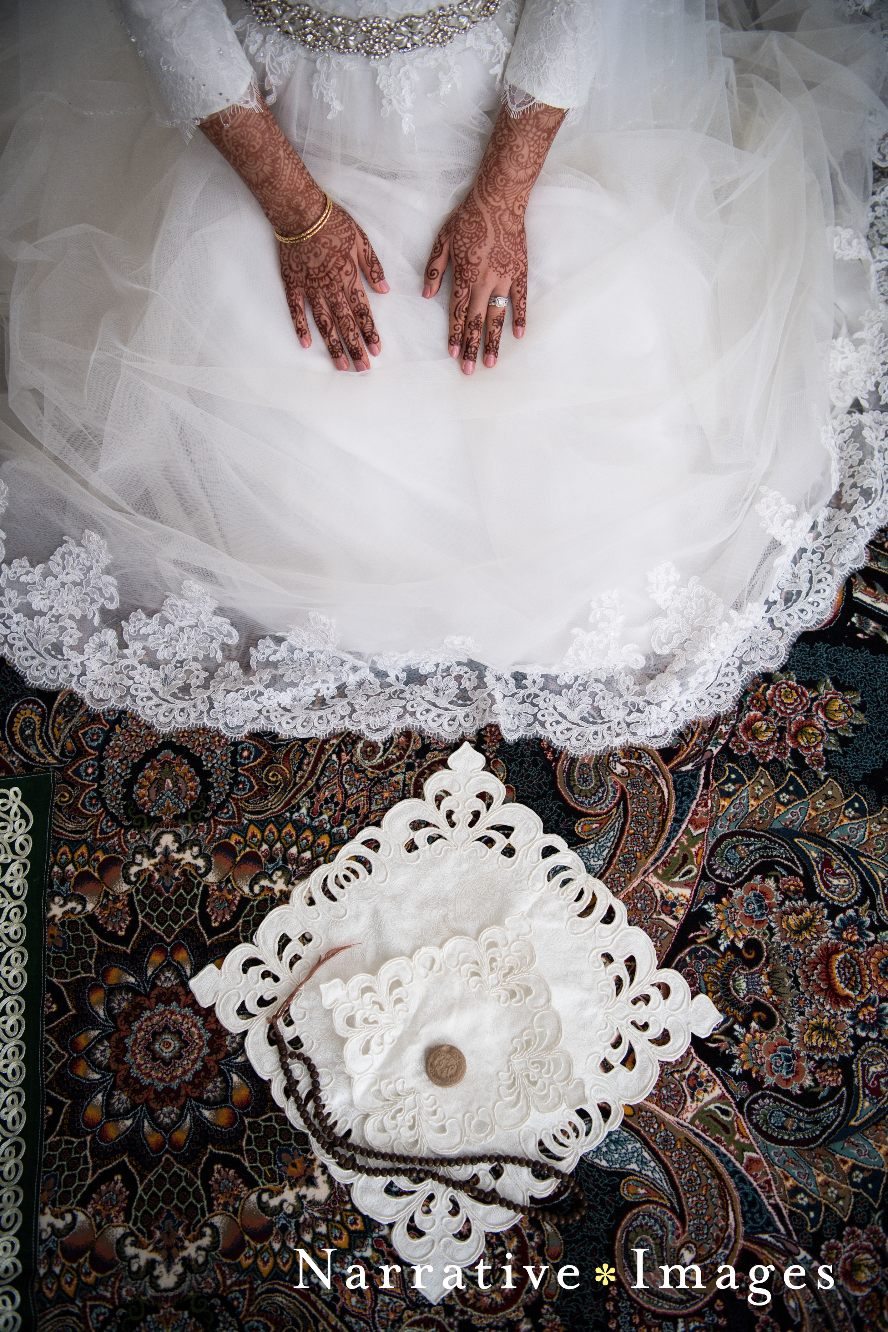 Afghan bride prays before the wedding